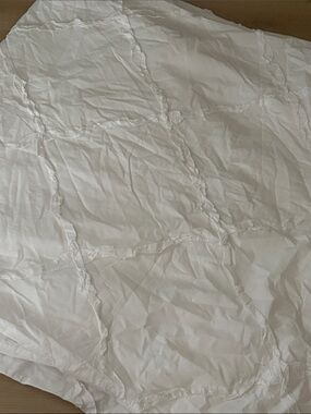🕷️ Laura Ashley white duvet cover